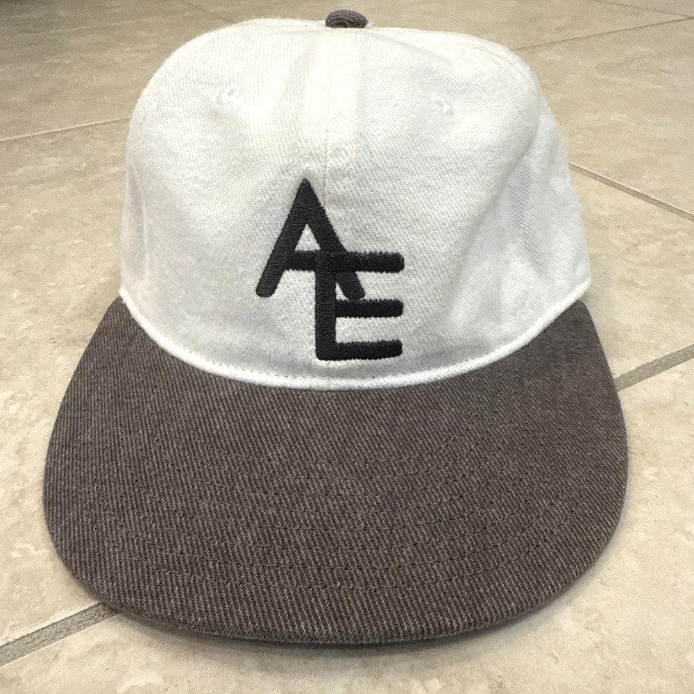 NWT AE American Eagle Outfitters Unisex Hat‎ Cao White Brown Faux Leather Strap